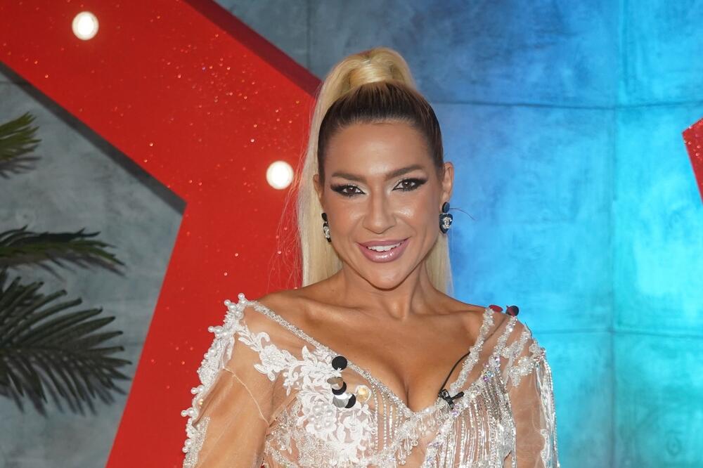 JOVANA SE UTEGLA I IZBACILA JAKE ATRIBUTE, NIJE ZA ONE SA SLABIM SRCEM: Nećete verovati koliko je VISOKA zapravo