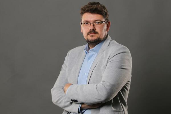 OGROMAN USPEH: Kolega Nemanja Stanković s Kurir televizije osvojio prvu nagradu za televizijsku reportažu