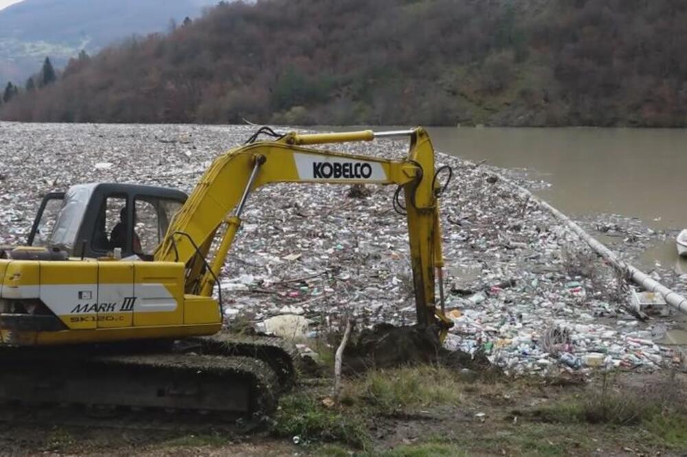SABLASAN PRIZOR SA SRPSKE REKE: Pristižu velike količine OTPADA, preduzeta HITNA AKCIJA! (FOTO)