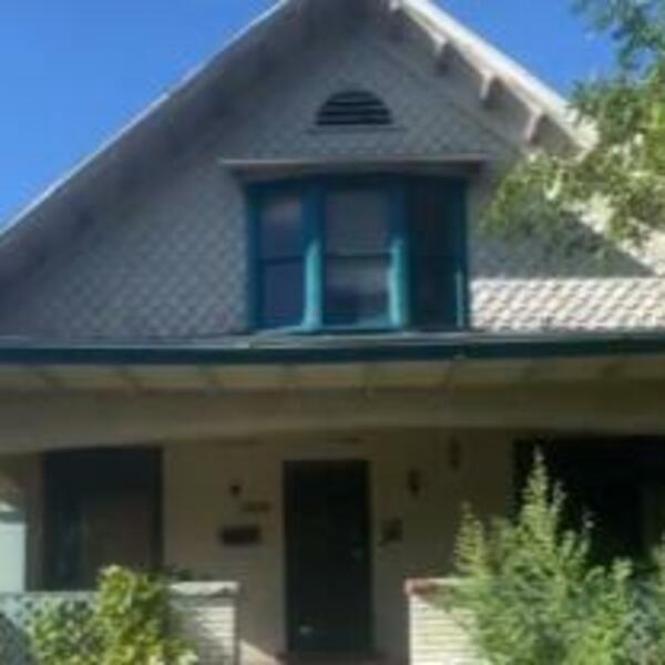 RENOVIRALI SU KUĆU, PA ISPOD TEPIHA NAŠLI STRAVIČNO OTKRIĆE: Kada su videli šta je tamo, ZALEDILI SU SE (VIDEO)