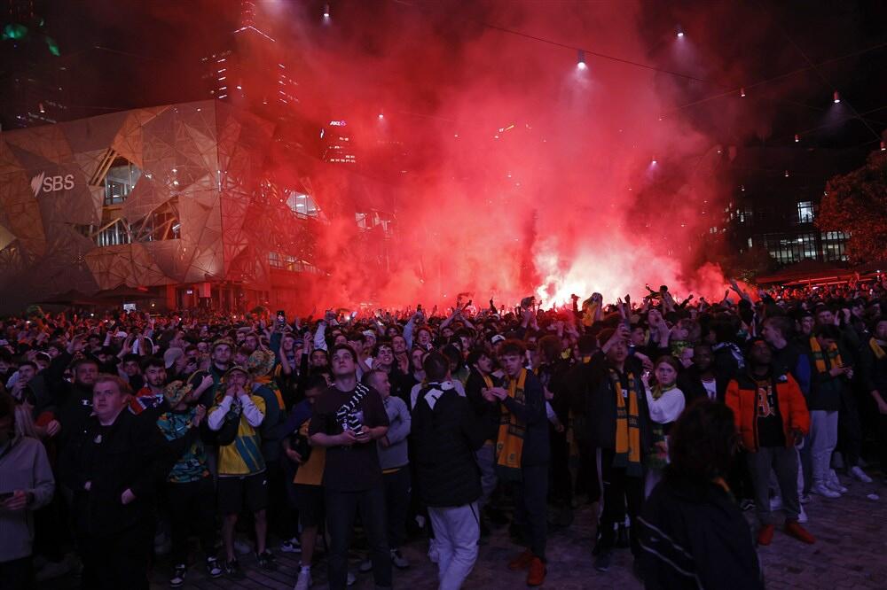 AUSTRALIJA GORI! Fudbaleri OBASJALI noć u zemlji "kengura", DELIRIJIUM na ulicama (VIDEO)