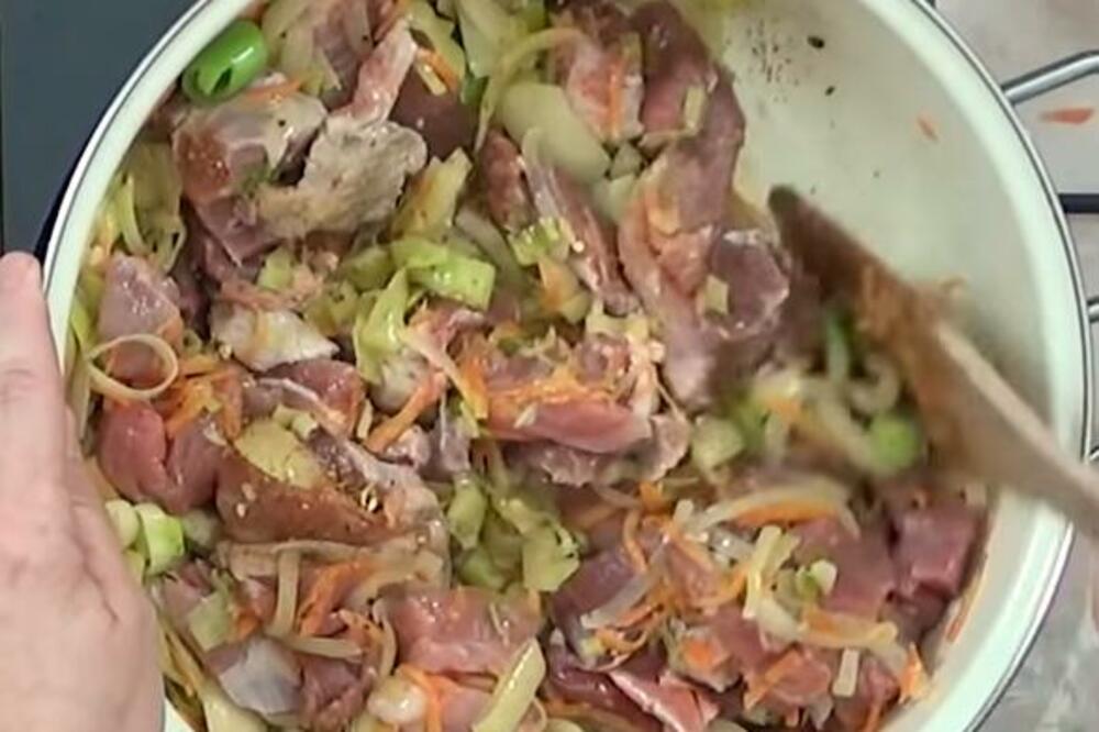 1 GREŠKU SVI PONAVLJATE KADA DINSTATE MESO: Ovo obavezno morate da uradite kako bi BILO MEKANO