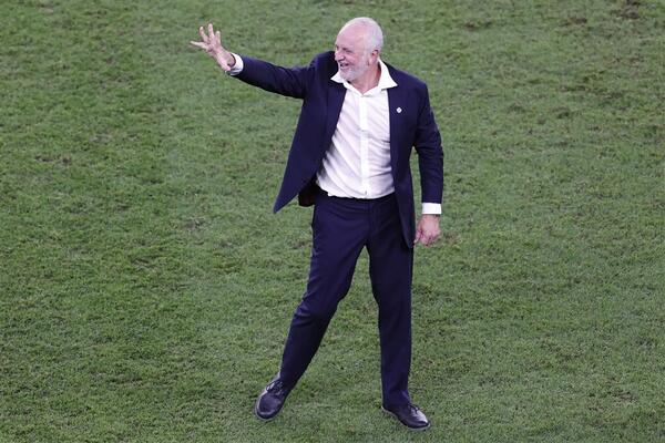 "NEMA SLAVLJA I EMOCIJA, SPAVAJTE"! Selektor Australije ZABRANIO jedno igračima posle uspeha u Kataru (FOTO)