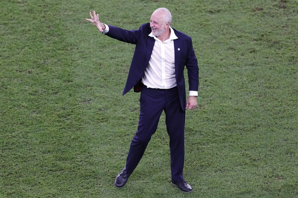 "NEMA SLAVLJA I EMOCIJA, SPAVAJTE"! Selektor Australije ZABRANIO jedno igračima posle uspeha u Kataru (FOTO)