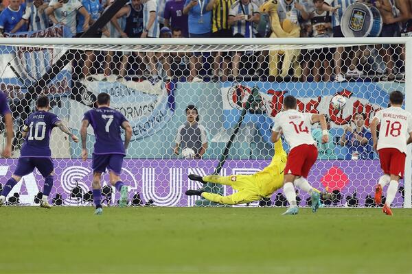 UHAPŠEN POZNATI FUDBALSKI TRENER! Zaboravio telefon u restoranu, pa mu našli JEZIVE snimke SILOVANJA DEČAKA