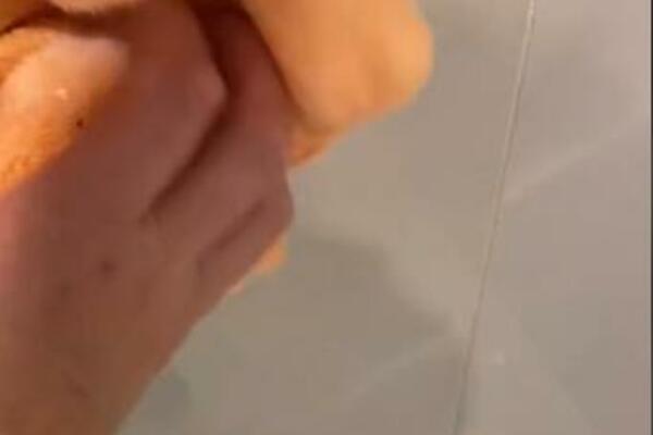 ŽENE SU NEKAD PROZORE ČISTILE OVIM POVRĆEM: Probajte i ZANEMEĆETE kada vidite REZULTATE