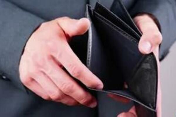 OVI LJUDI ĆE DOBITI NOVAC U DECEMBRU MIMO ISPLATE DRŽAVNE POMOĆI: Uživaćete u njihovoj TROŠNJI, biće ga i PREVIŠE