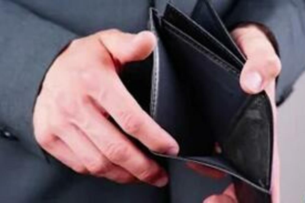 OVI LJUDI ĆE DOBITI NOVAC U DECEMBRU MIMO ISPLATE DRŽAVNE POMOĆI: Uživaćete u njihovoj TROŠNJI, biće ga i PREVIŠE