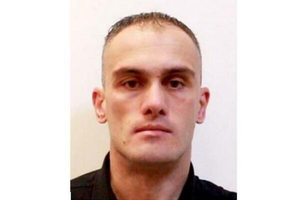 OVO JE LICE OSUMNJIČENOG ZA UBISTVO TRUDNICE U PRIŠTINI: Ako ga PREPOZNATE odmah javite policiji! (FOTO)