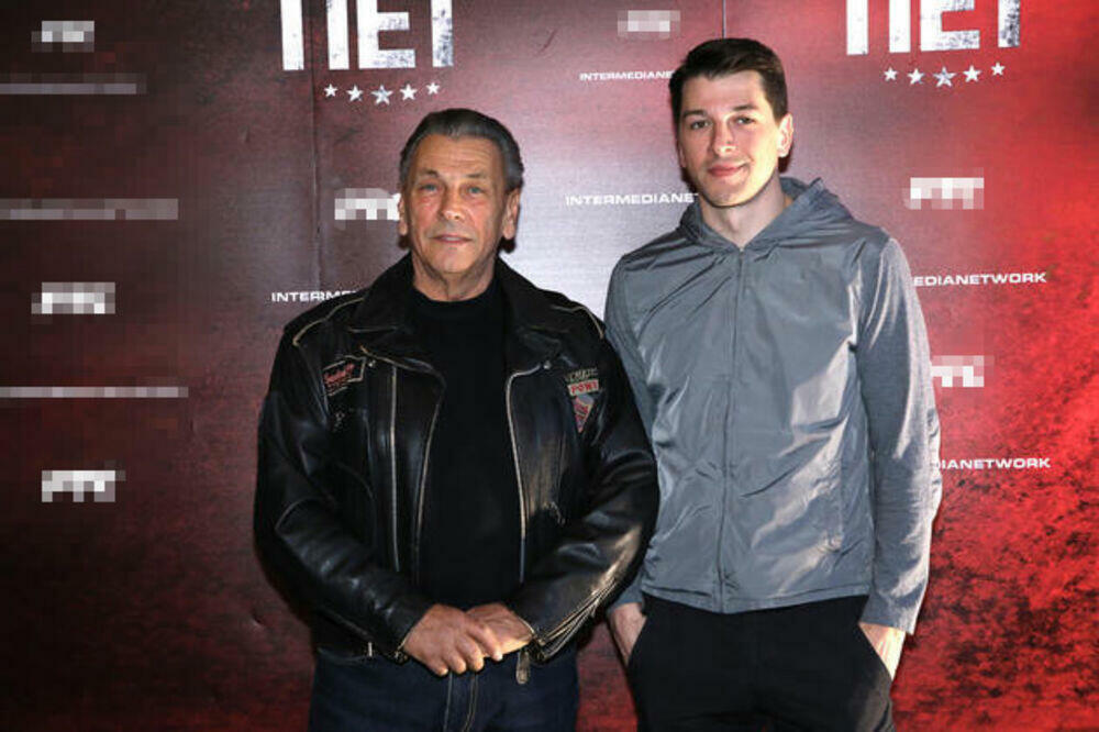 Otac Viktora Savića je muzičar, pevač i glumac