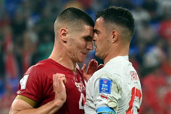 OVAJ JE POLUDEO! Džaka se UNOSIO u lice Vanji i Milenkoviću, POŽUTEO, pa NAMERNO PROVOCIRAO Mitrovića (VIDEO/FOTO)