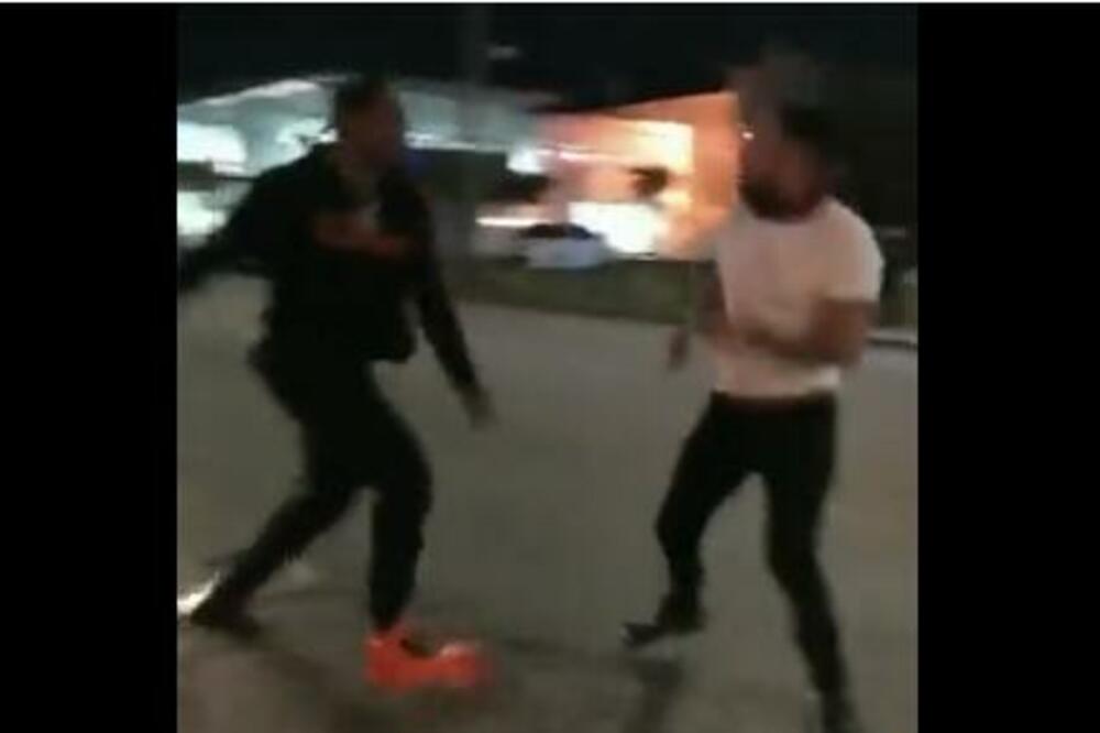 KRENUO PALICOM NA SITNIJEG OD SEBE, PA DOŽIVEO ŠOK: Lud potez U VAZDUHU preokrenuo ŽESTOK okršaj (VIDEO)