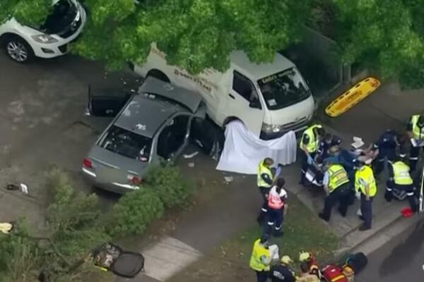 STARICA (90) VOIZLOM IZLETELA SA PUTA I POKOSILA TINEJDŽERA! Skrhana sestra želi da zna SAMO JEDNO (VIDEO)