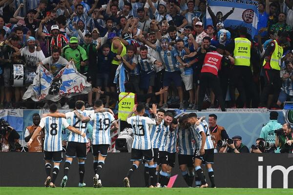 SVETSKO PRVENSTVO U KATARU: Australija se borila, ali Argentina nastavlja avanturu na Svetskom prventvu (FOTO)