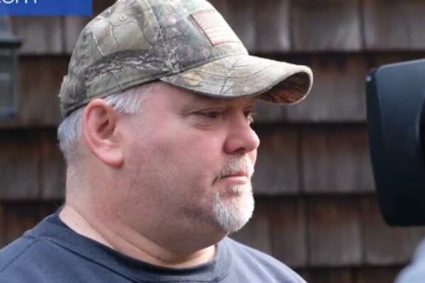 GODINAMA JE TRAŽIO OCA, VIDOVNJAK MU JE REKAO DA POGLEDA U PODRUM: Kada je to uradio, zaledio se NA MESTU