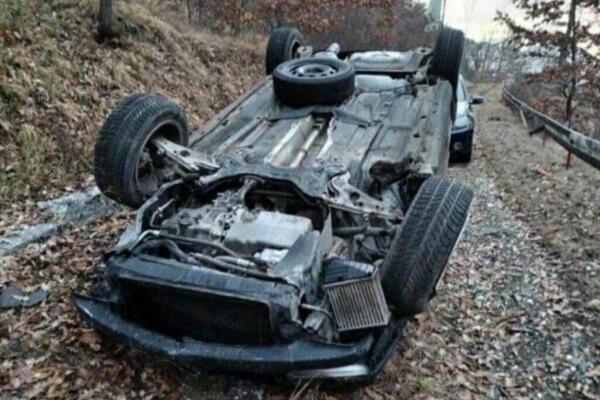 STRAŠNA NESREĆA KOD PRIBOJA: Automobil potpuno SMRSKAN, 4 povređenih, jedan TEŽE