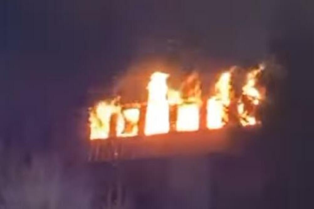 GORI HOTEL U RAKOVICI: Plamen guta nekoliko soba (VIDEO)