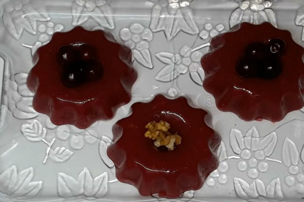 NAJJEDNOSTAVNIJI POSNI KOLAČ SA ORASIMA: Starinska poslastica od 4 JEFTINA sastojka, a ukus je NEVEROVATAN