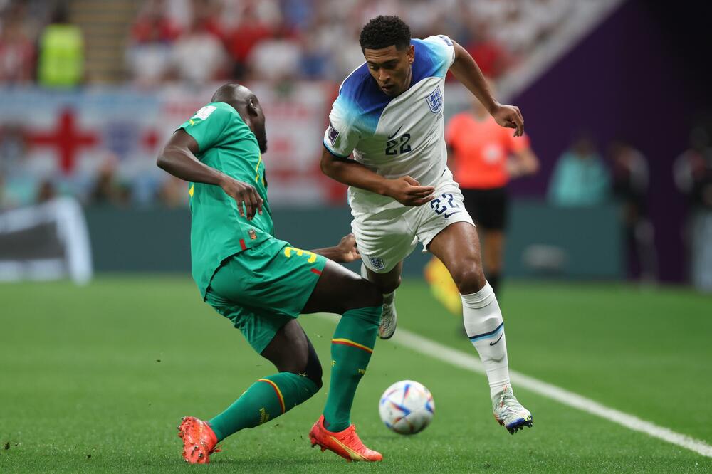 Džud Belingem (desno) na utakmici Engleske i Senegala