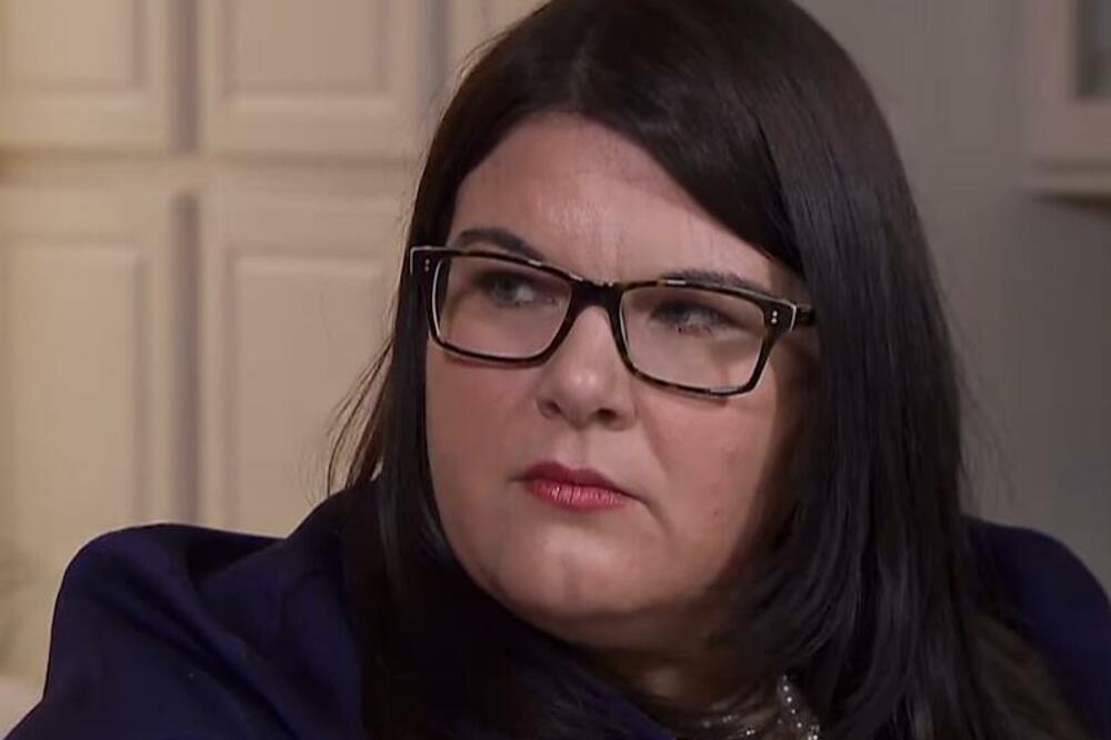 ŽENA SA SLIKE JE ĆERKA OZLOGLAŠENOG SERIJSKOG UBICE: Njeno PRIZNANJE će vam zalediti krv (FOTO)