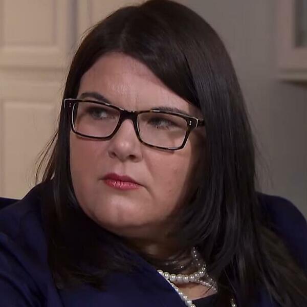 ŽENA SA SLIKE JE ĆERKA OZLOGLAŠENOG SERIJSKOG UBICE: Njeno PRIZNANJE će vam zalediti krv (FOTO)