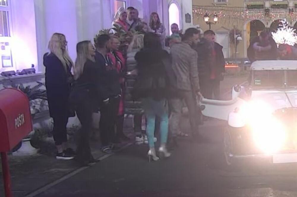 OVO NISTE MOGLI DA VIDITE U LAJVU: Takmičarka se IZLANULA U EMISIJI, ovaj ODNOS će šokirati sve GLEDAOCE