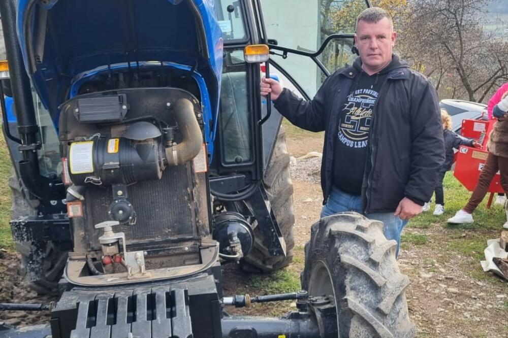 VREDNI KUBUROVIĆI SU "POSLEDNJI MOHIKANCI" U SVOM SELU: Sedmočlana porodica obrađuje 12 HEKTARA ZEMLJE! (FOTO)