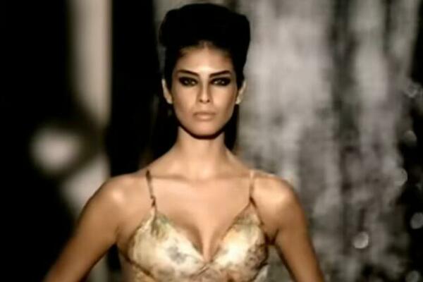 ODRASLA U PANČEVU I OSTALA SVIMA ČEŽNJA: Ovako danas izgleda MAJA LATINOVIĆ čijoj se lepoti divio ceo svet (FOTO)