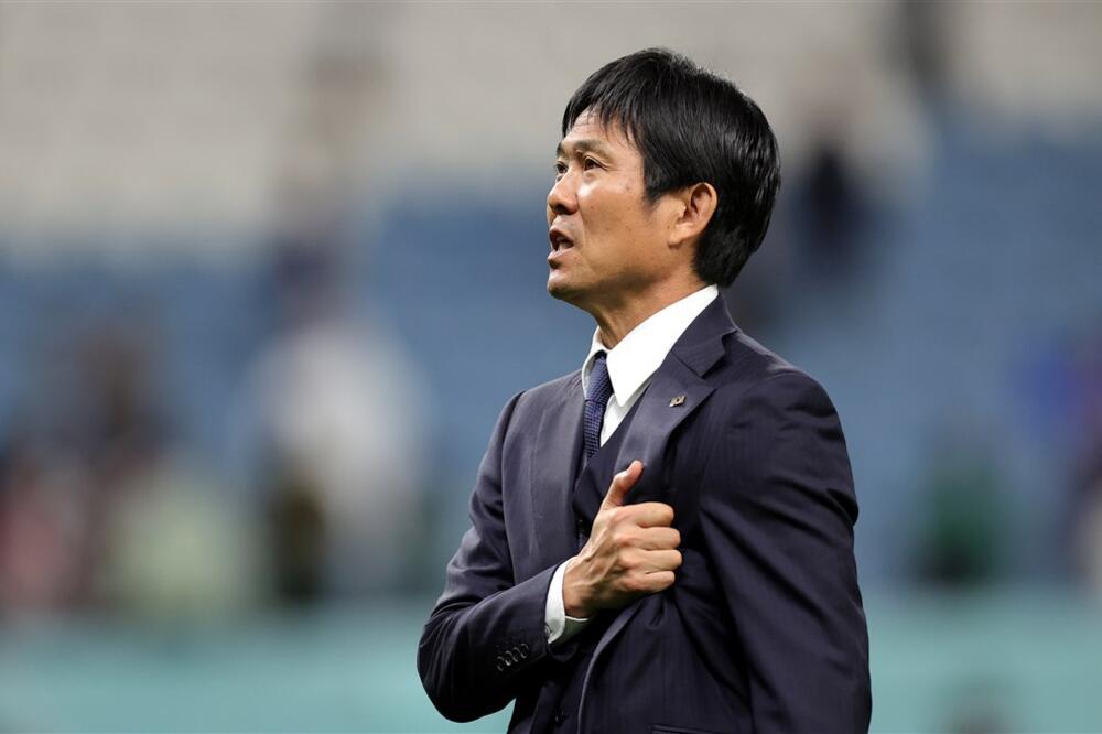 ČOVEK KOJI JE ODUŠEVIO NA MUNDIJALU NASTAVLJA SVOJU MISIJU! Morijasu ostaje selektor Japana JOŠ DUGO (FOTO)