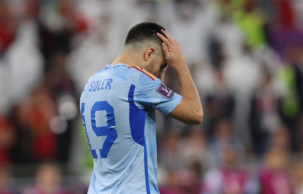 Razočarani Karlos Soler posle promašenog penala