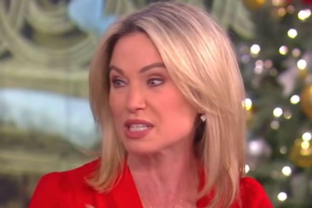 ŠOK GODINE! VODITELJSKI PAR SKINUT SA PROGRAMA ZBOG INTIMNE VEZE: Puče bruka na TELEVIZIJI