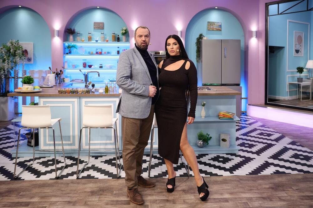 ŽESTOKA BORBA POLUFINALISTA U EMISIJI „MAJKE I SNAJKE": Prvi put pripremale KUSKUS SA PILETINOM, a oduševile žiri