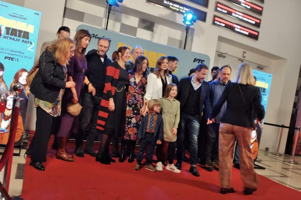 Espreso ekskluzivno: Nina Janković blistala na premijeri FOTO