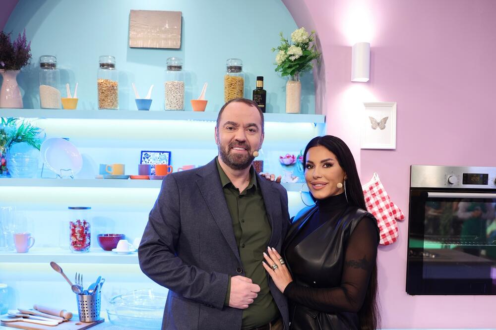 ODLIČAN SPOJ UKUSA - PILEĆI BATACI S MLINCIMA: Porodica Marković priredila kulinarski užitak u Majkama i snajkama