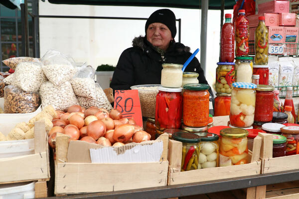 JUNETINA POSKUPELA, ALI JE OVO MESO POJEFTINILO: Cene na pijacama na početku novembra, da se PREKRSTIŠ!