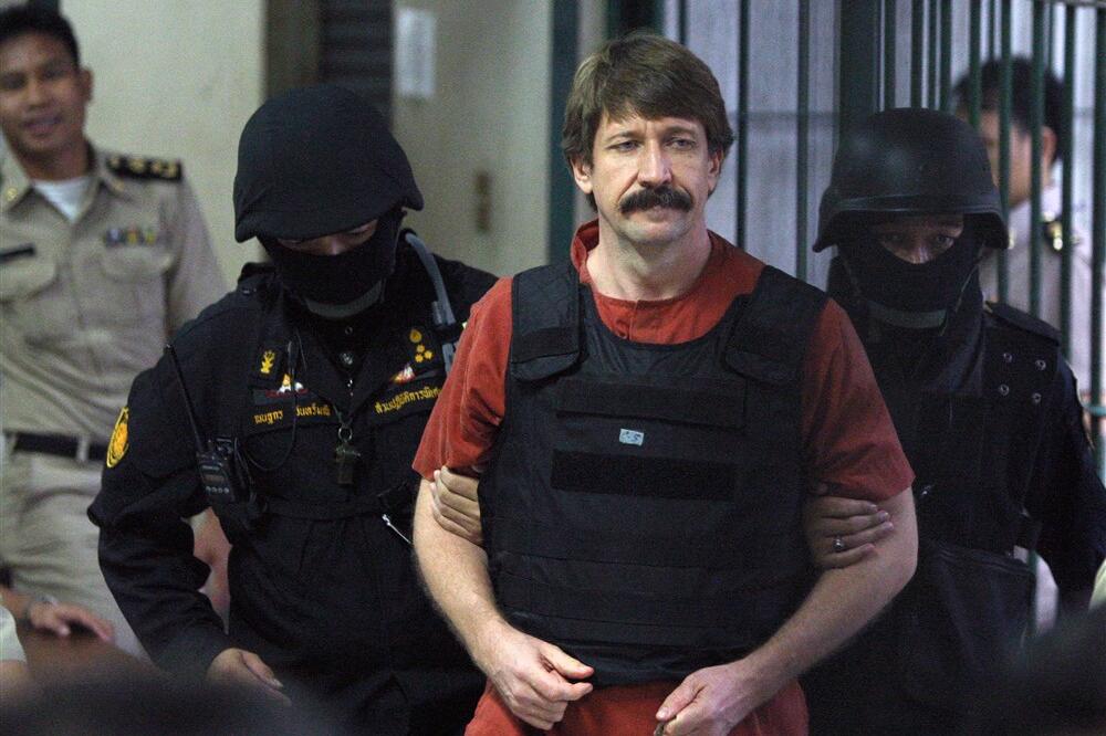 ZOVU GA "TRGOVAC SMRĆU",JEDAN JE OD NAJOZLOGLAŠENIJIH NA SVETU:Ovo je Viktor kojeg su SAD razmenile za košarkašicu