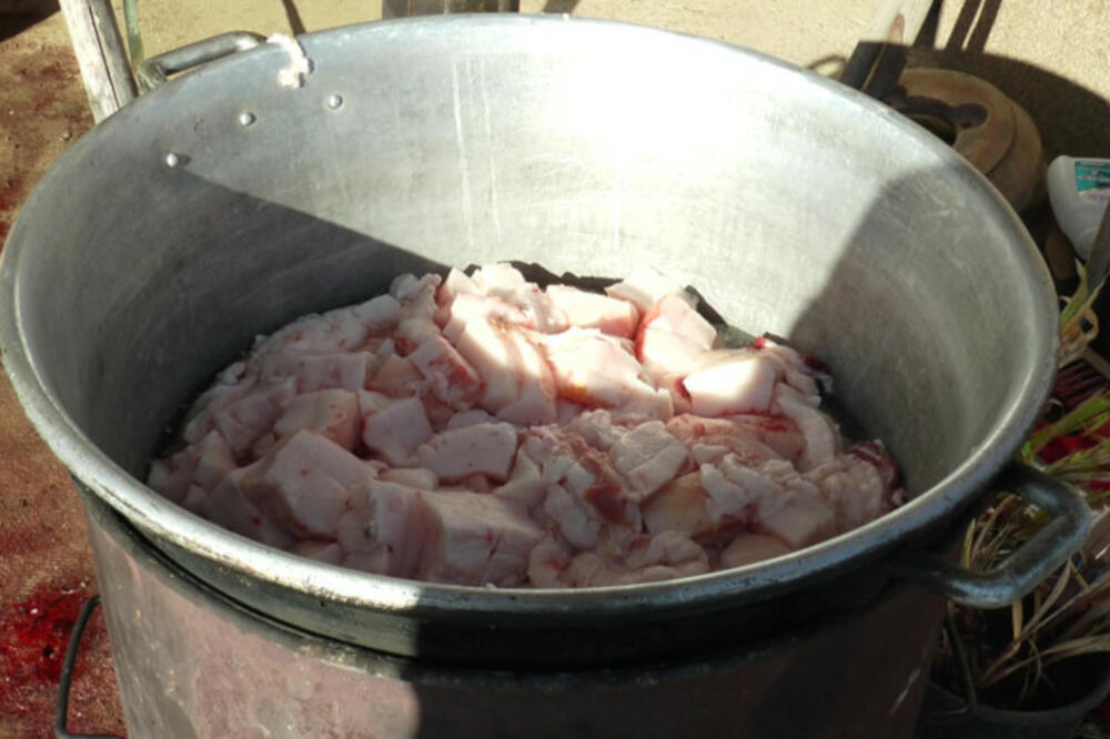 ZBOG OVE 3 GREŠKE VAM SE ČVARCI KVARE: 1 stvar OBAVEZNO morate da URADITE pre TOPLJENJA ili će vam PROPASTI