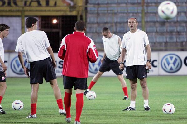 JEŠIĆ JE SA BUGARSKIM KLUBOM SRUŠIO LIVERPUL NA ENFILDU - "Počivaj u miru generale" (VIDEO/FOTO)