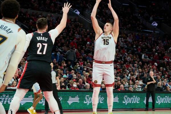 STRAŠAN OKRŠAJ JOKIĆA I LILARDA DO SAMOG KRAJA: Marej doneo trijumf Denveru trojkom u POSLEDNJOJ sekundi! (VIDEO)