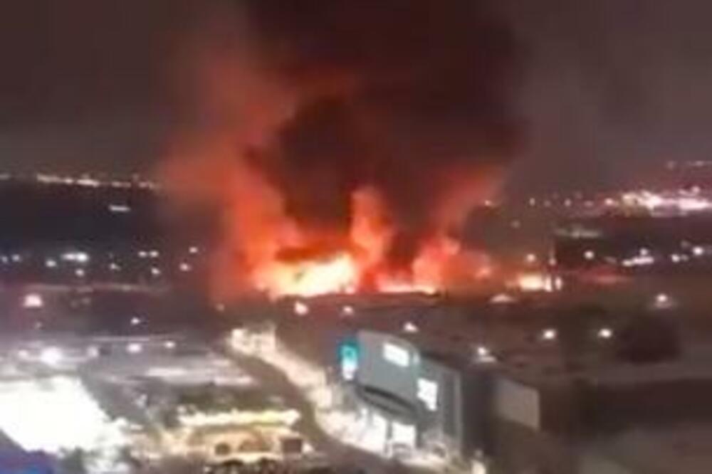 SERIJA EKSPLOZIJA U MOSKVI: Vatra GUTA hipermarket! (VIDEO)