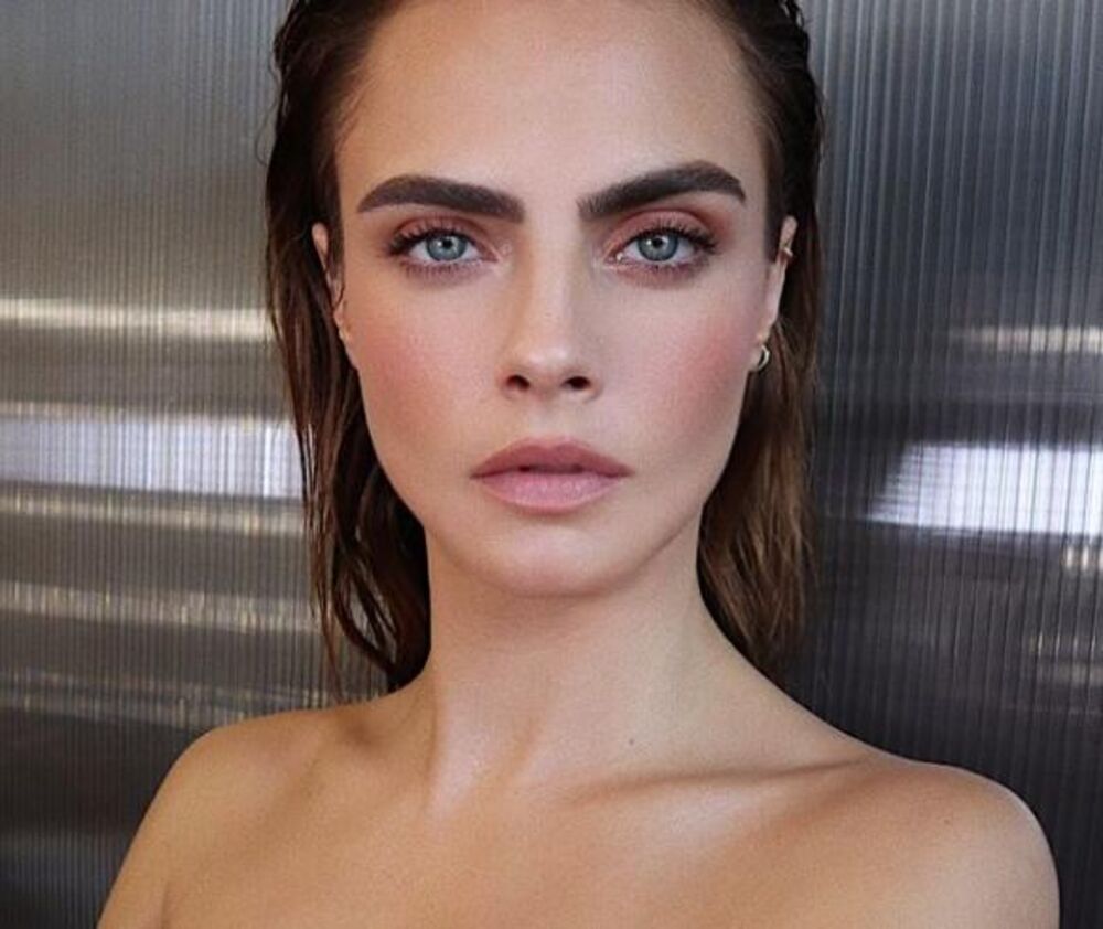 Kara Delevinj se deklariše kao nebinarna osoba