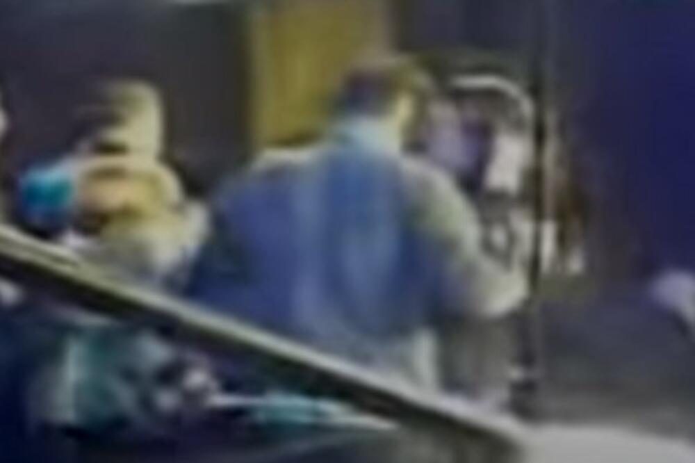 OVAKO JE IZGLEDALA BRUTALNA TUČA MINE KOSTIĆ I INDI: Sve zbog dečka? (VIDEO)