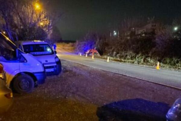 PIJAN BEŽAO OD POLICIJE PA UPAO U KANAL: Udes u Barajevu, ekipe na terenu! (VIDEO)