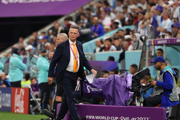 ZA MNOGE OVO NIJE IZNENAĐENJE: Holandija ostala bez selektora nakon poraza od Argentine!