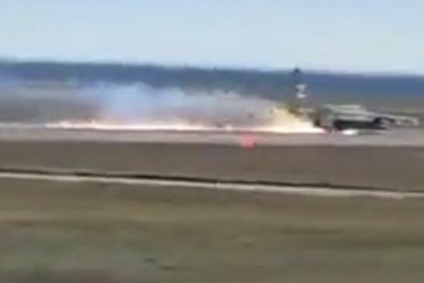 ISPLIVAO SNIMAK DRAMATIČNOG PRINUDNOG SLETANJA RUSKOG SU-25: Pršte VARNICE na SVE STRANE! (VIDEO)