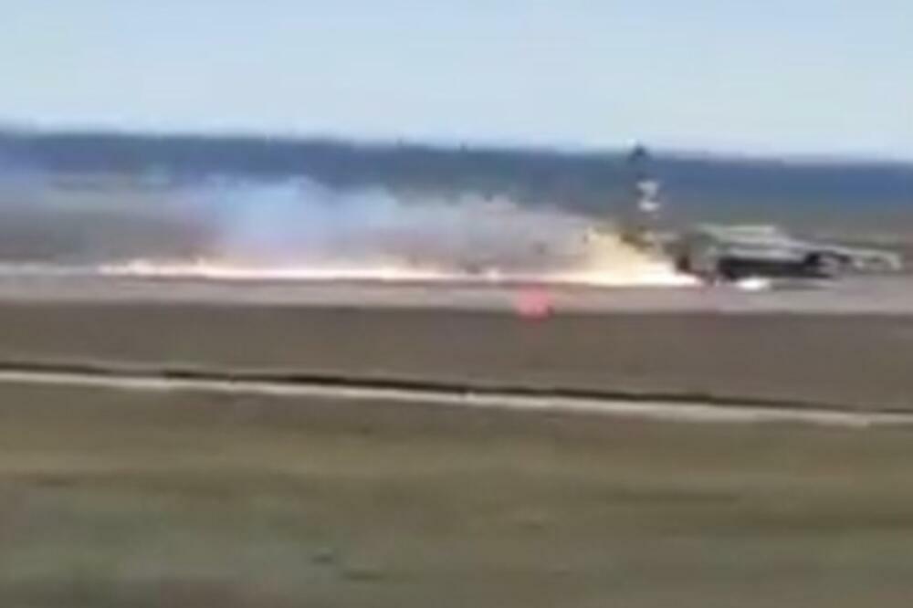 ISPLIVAO SNIMAK DRAMATIČNOG PRINUDNOG SLETANJA RUSKOG SU-25: Pršte VARNICE na SVE STRANE! (VIDEO)