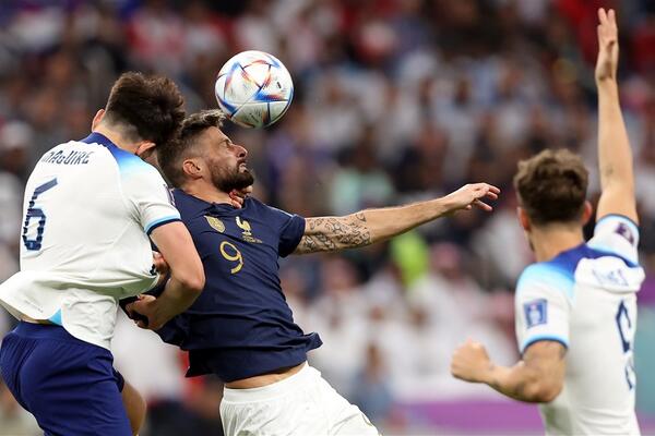 FRANCUZI SRUŠILI ENGLEZE ZA NOVO POLUFINALE SP: Kejn tragičar, Žiru uvećao REKORD