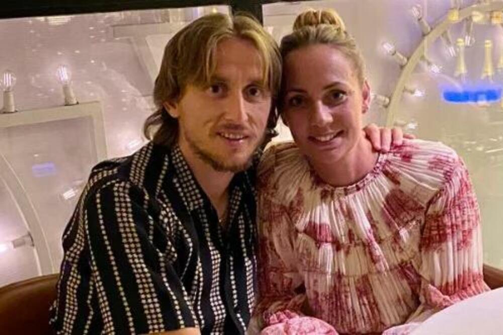 ONA UPRAVLJA NJEGOVOM KARIJEROM IZ SENKE, UPOZNAJTE VANJU: Luka Modrić OŽENIO je ovu plavušu FOTO
