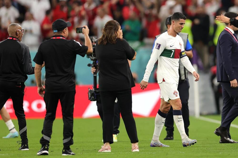 RONALDO SE OGLASIO SRCEPARAJUĆOM PORUKOM: "San je bio lep dok je trajao"! (FOTO)