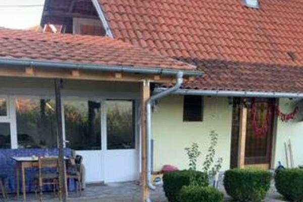 OVAKO IZGLEDA KUĆA NAŠEG GLUMCA NA KOSOVU: Nateraće vas na SUZE, ovo je PRAVO BLAGO (FOTO)